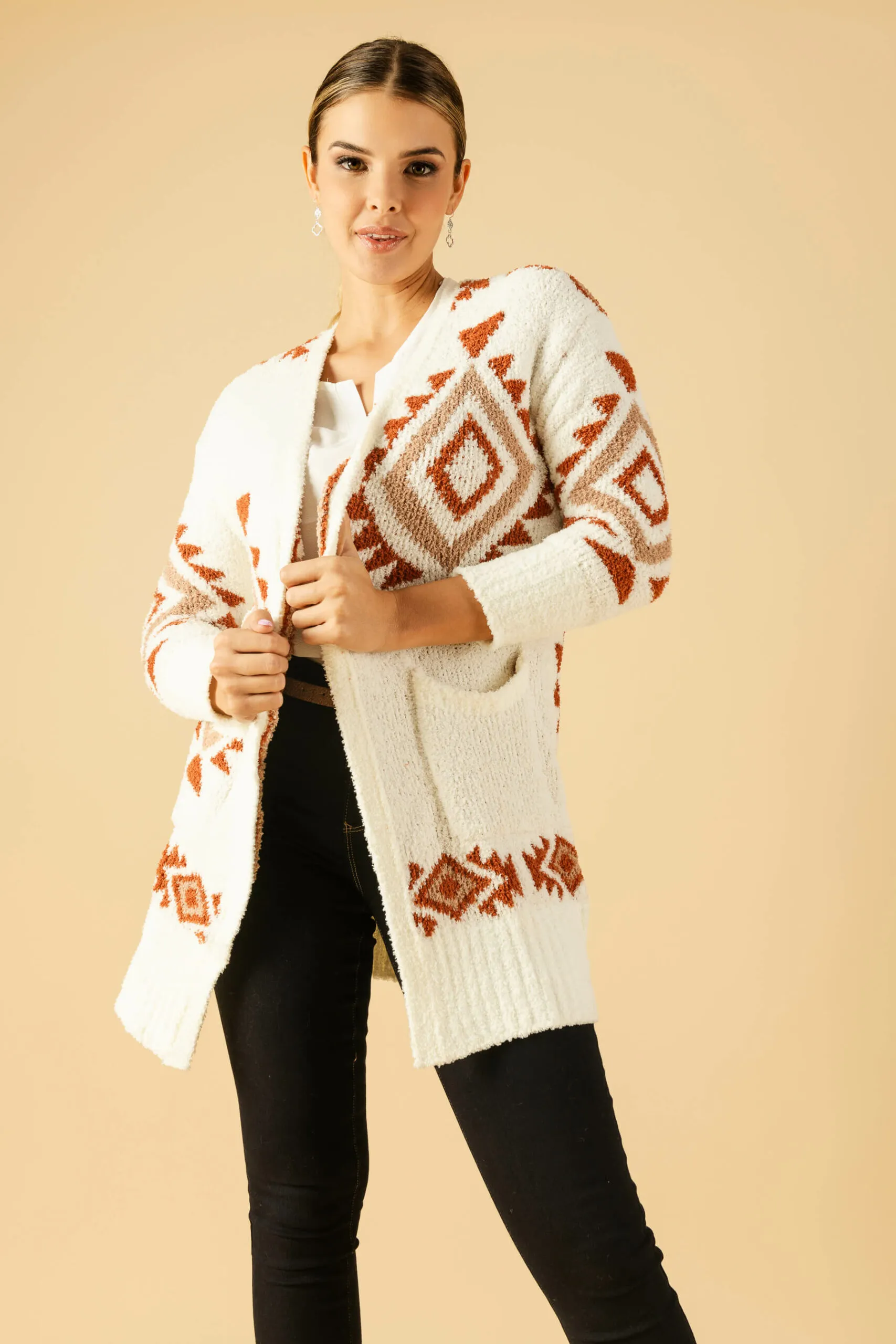 Abrigo tipo cardigan con estampado azteca