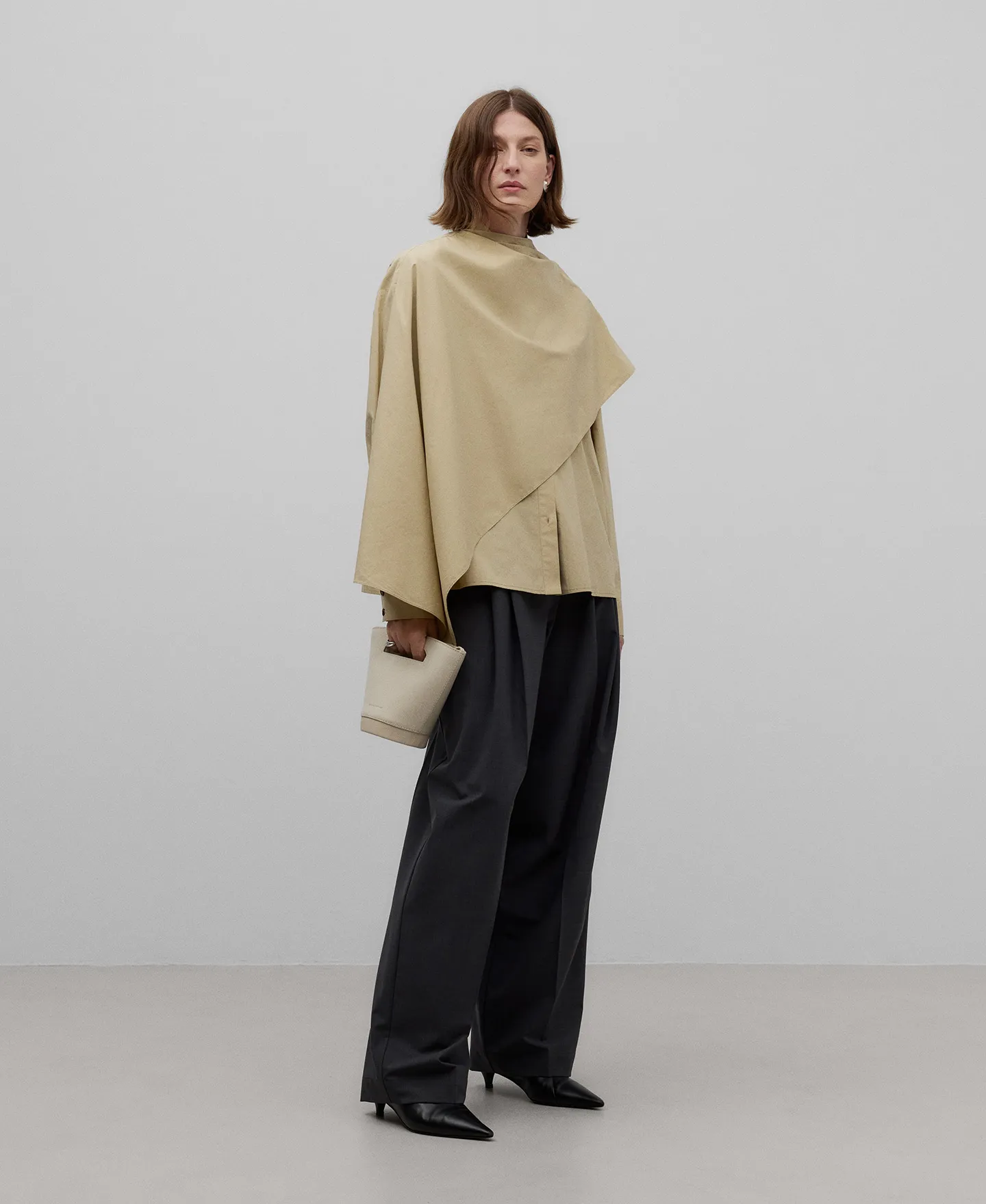 Asymmetric piece blouse woman