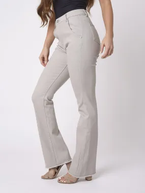 Jeans elásticos acampanados