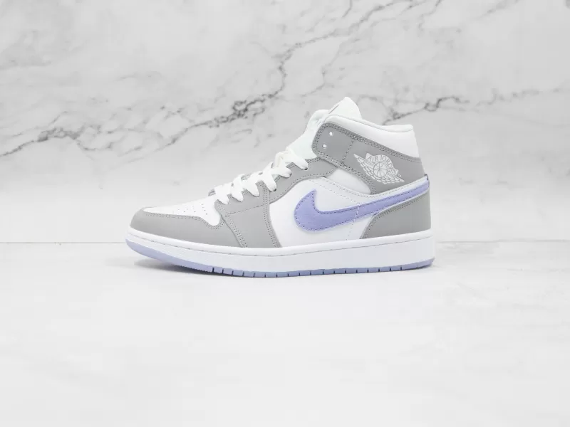 Nike  Air Jordan 1 Mid Modelo 102M