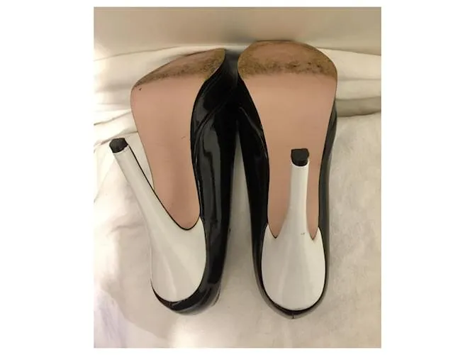 Yves Saint Laurent Merceditas Tribute de charol negro Blanco 